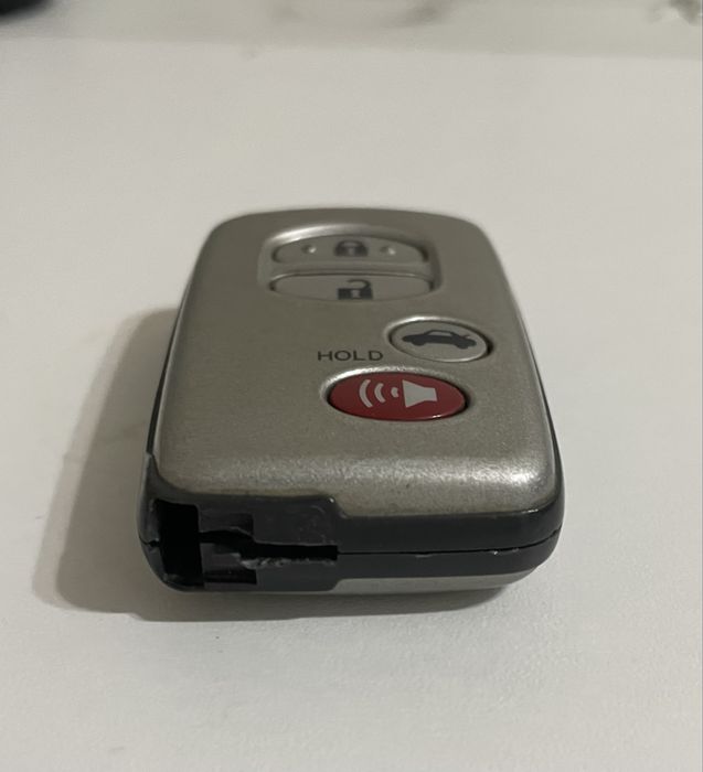 Продам смарт ключ от камри 40