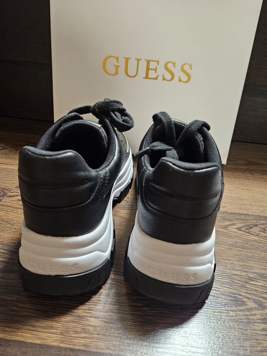 Нови Сникърси GUESS