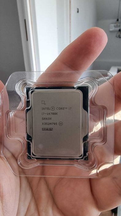 Kit Placa baza alba + Procesor Intel i7 14700k