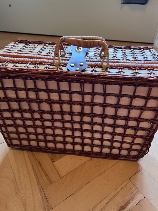 Красива кошница за пикник