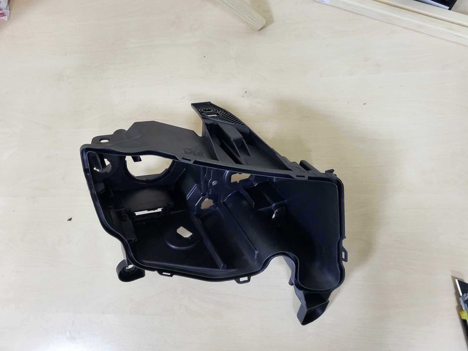 Десен корпус за фар фарове JEEP Cherokee Wk2 13-19