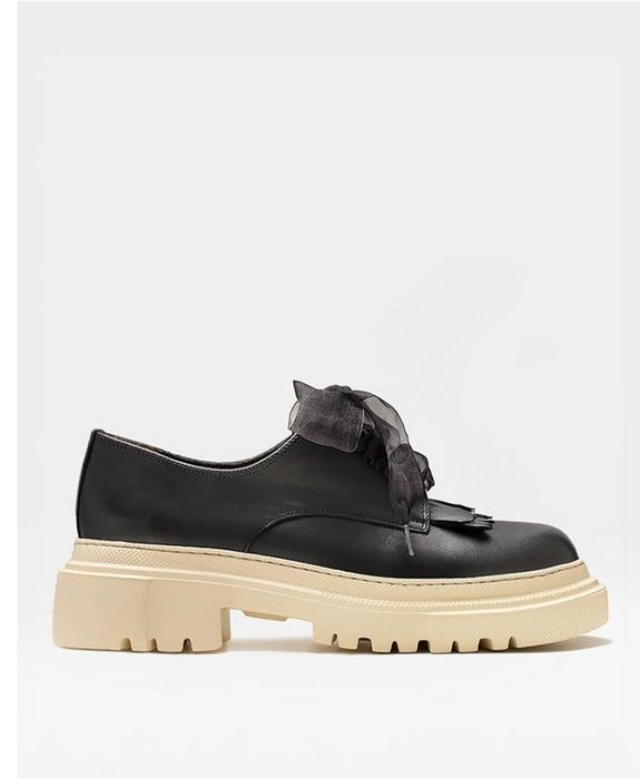 Обувки с връзки от тюл Bianki