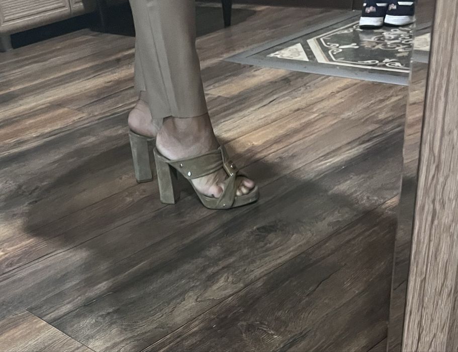 Продам босоножки Италия