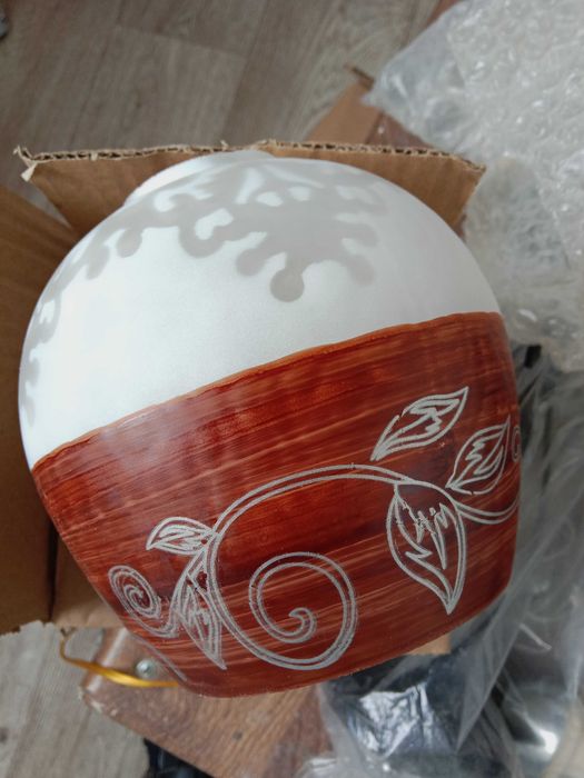 Продам новую люстру