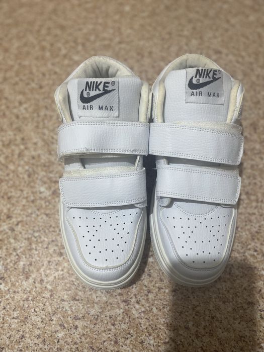 Кроссовки  женские  продам ,