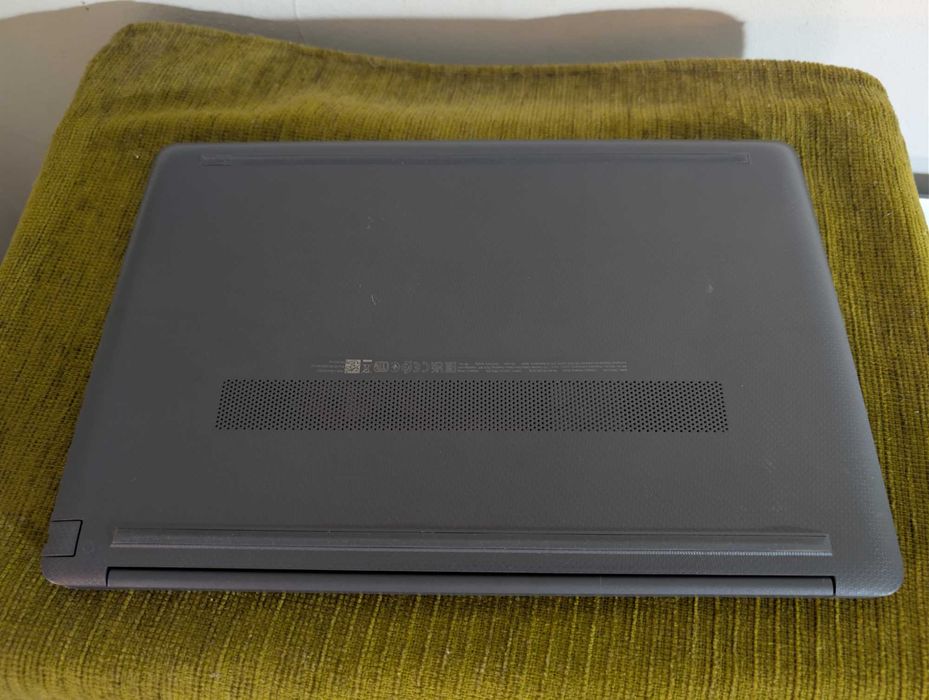 Laptop HP 250 G9 cu procesor Intel Celeron N4500 pana la 2.8GHz, 15.6'', 8GB DDR4 RAM, 256GB SSD, Intel UHD Graphics