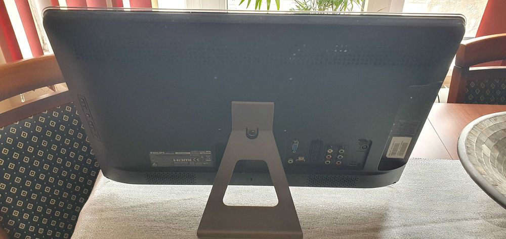 Philips 22" LCD TV 55см телевизор в отлично състояние