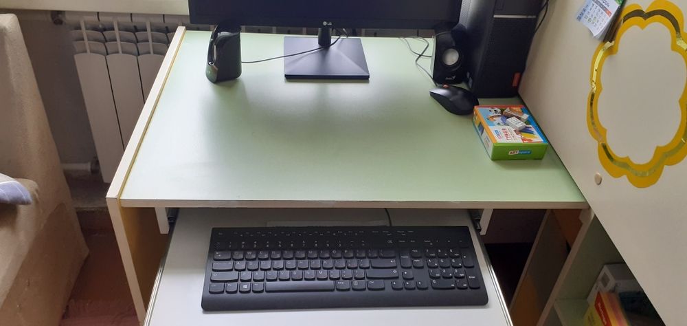 Кровать детская .