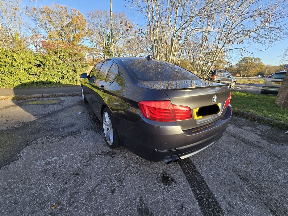 Vând Bmw 520 SE 2011