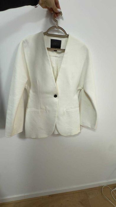 Бяло дамско сако ZARA, размер S-M
