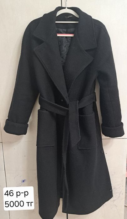 Продам пальто красное .3000тг