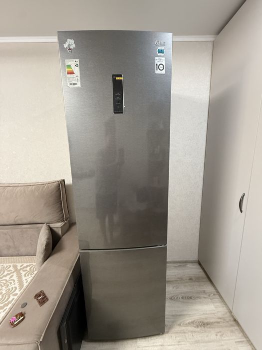 Продам холодильник LG