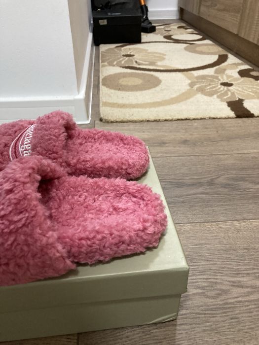 Balenciaga Fur Slides Pink ( 37 ; 38 ; 39 )