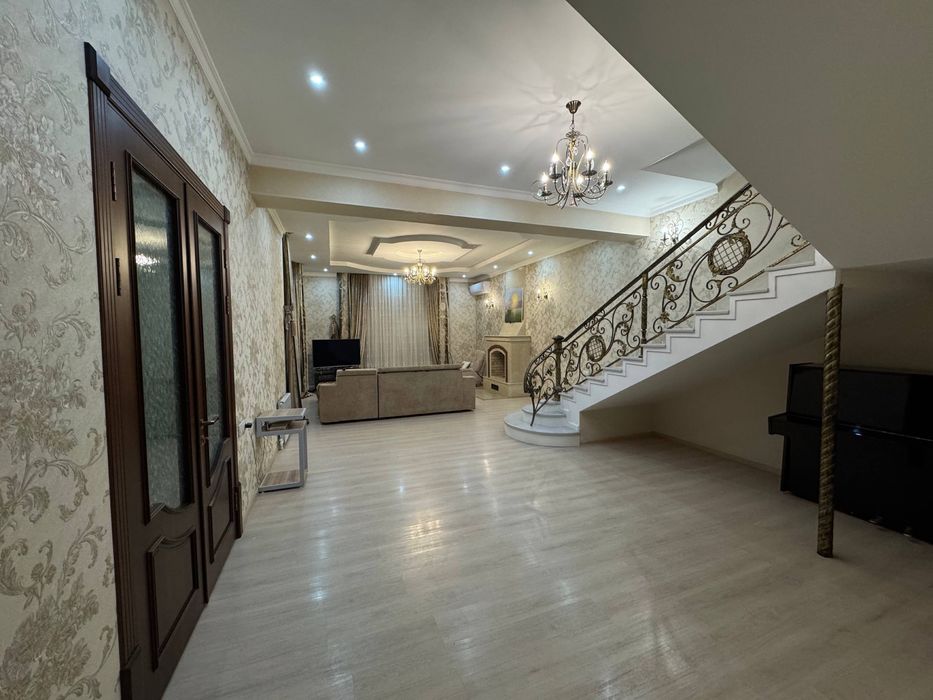 Sokin hududda barcha qulayliklarga ega premium uy sotuvda