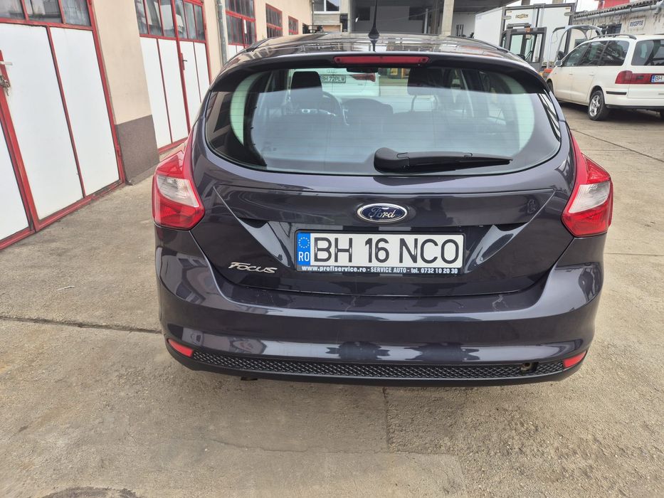 Vând Ford focus 2011