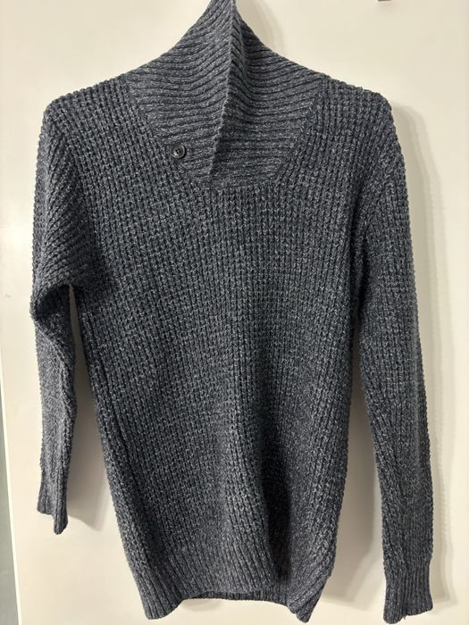 Чисто нов пуловер с шал яка
