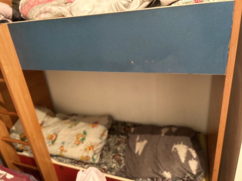 Төсек екі қабатты төсек дески мебель