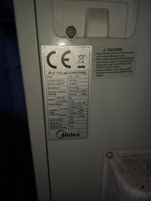 Продава 2 броя контейнери/фургон/ за живеене, офис или бизнес.