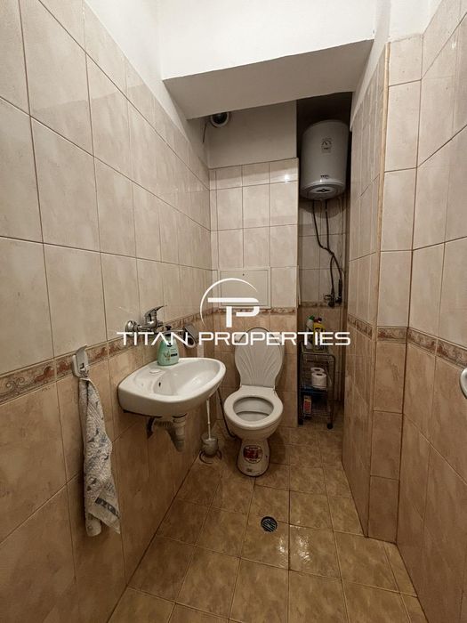 Дава се под наем Тристаен апартамент в Бургас, Лазур - 120 кв.м за 612 € - Снимка #13