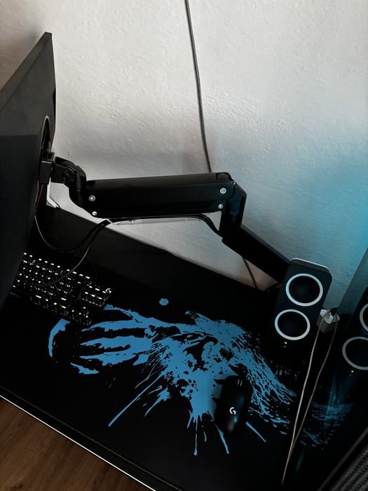 Геймърски PC RTX 4060 + 27” AOC QHD монитор + Logitech + бюро + стол – Пълен сетъп