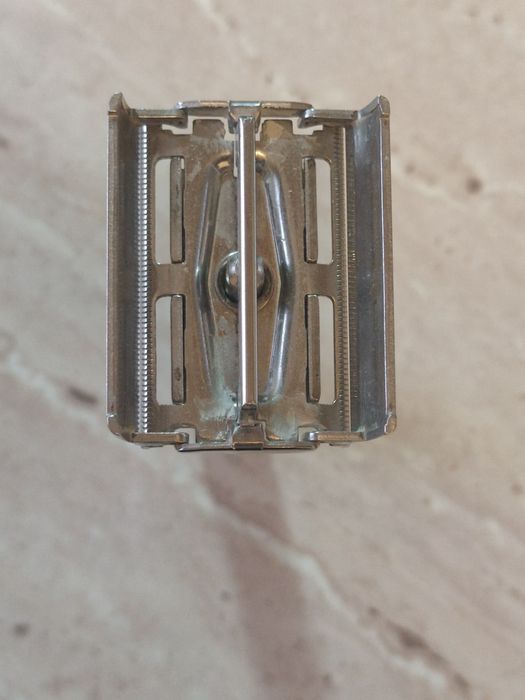 Gillette Adjustable (fabricat în perioada 1961–1967).