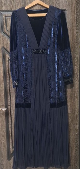 Женское платье в отличном состоянииПродаю женское платье
Состояние отл