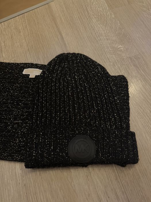 Michael Kors Caciula + Fular