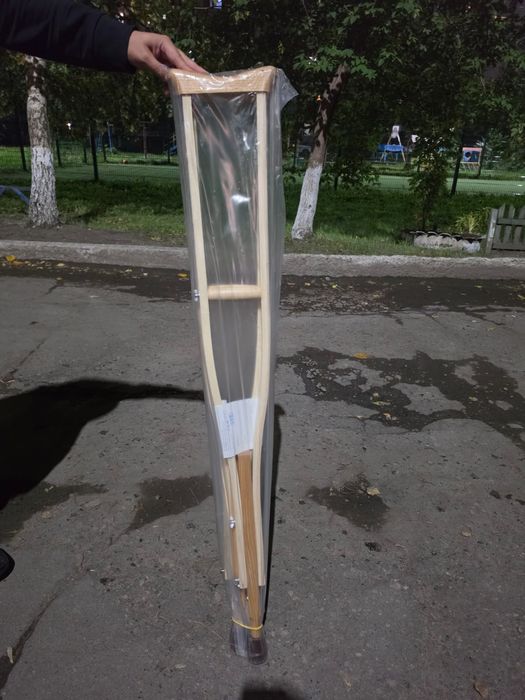 Продам костыль деревянный