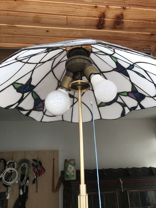 Lampā de podea din bronz