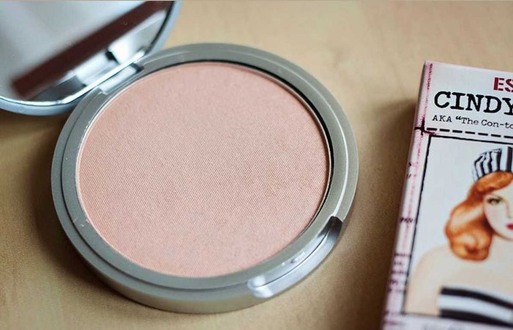 Хайлайтър Cindy Lоu Manizer theBalm