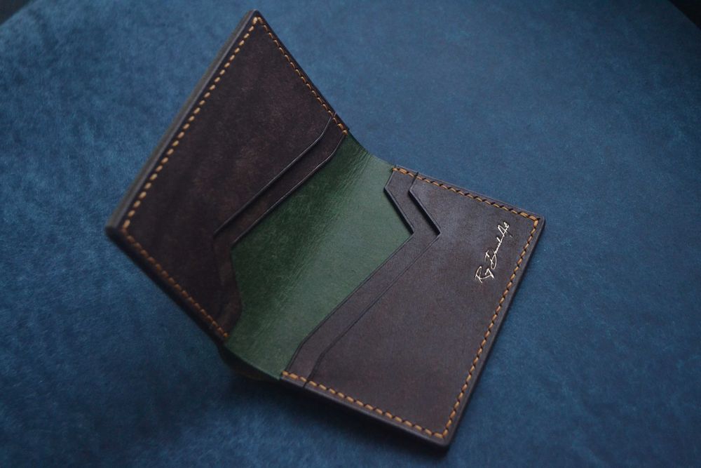 Portofel din piele lucrat integral manual pentru buletin nou
