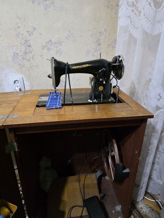 Швейная машинка рабочая