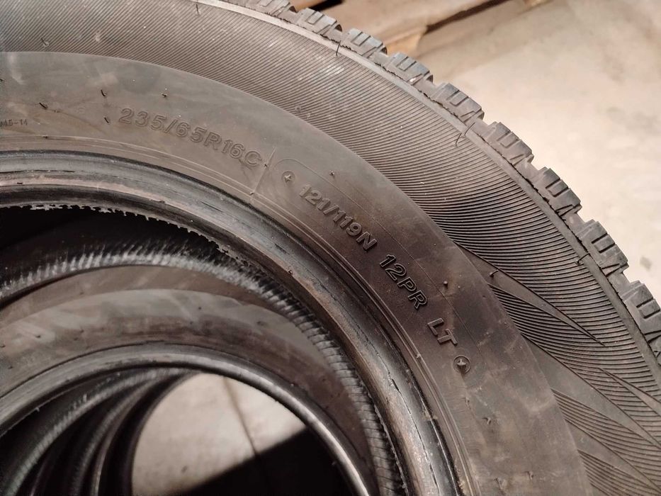 4бр.зимни гуми 235/65/16C Lassa