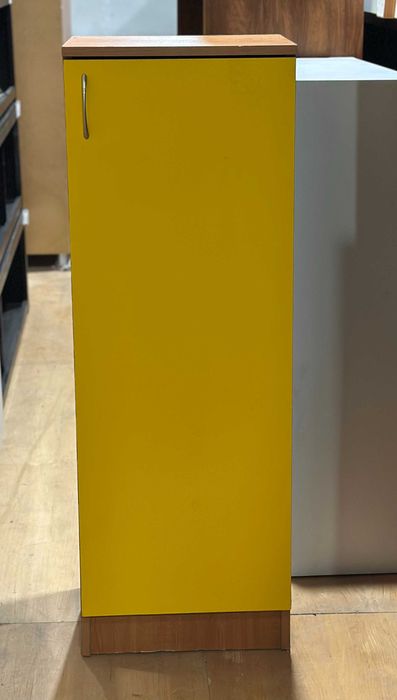 Mic Dulap tip Soldat cu usa si rafturi; Dulap cu spatii de depozitare