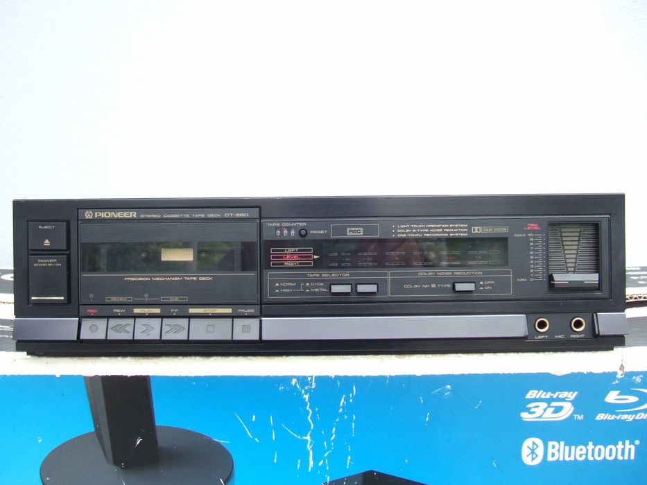 Casetofon Deck Pioneer CT-680 . Stare foarte buna .