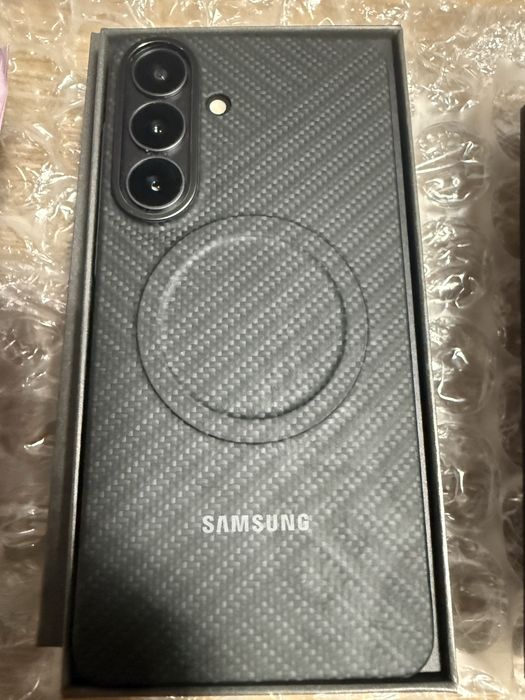 Продавам Samsung Galaxy S26+ 256GB Black.