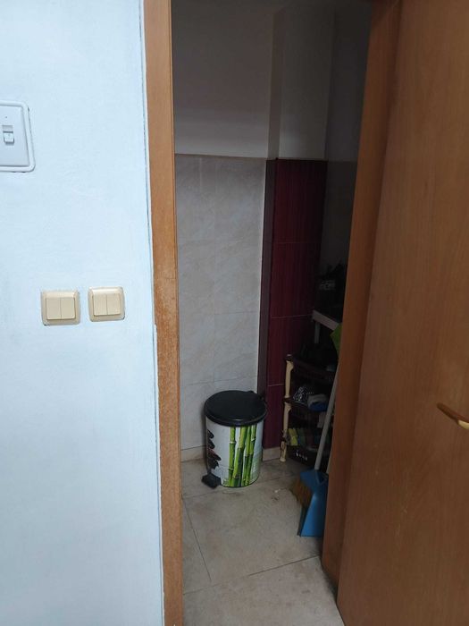 Под наем 30кв.м помещение в центъра на Варна