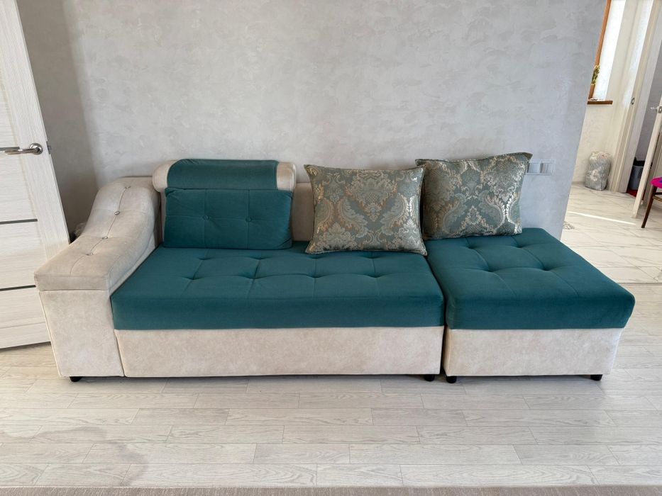 Диван для холла уголовая