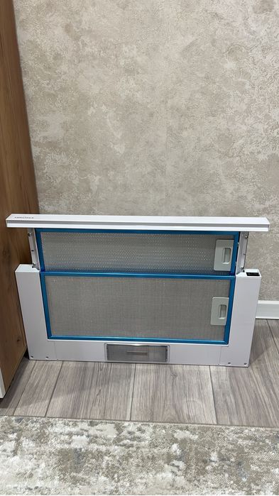 Продам абсалютно НОВУЮ вытяжку!!!