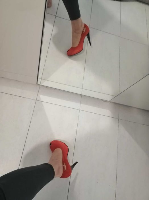 Stiletto piele roșu