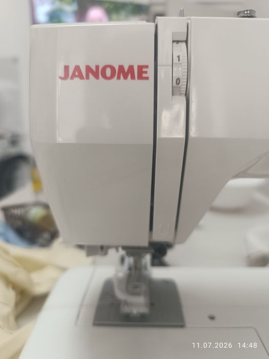 Швейная машинка JANOME