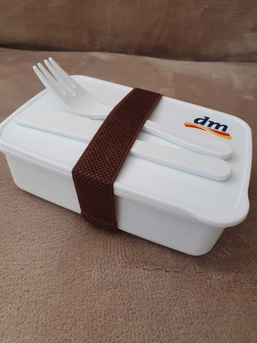 Кутия за храна с прибори