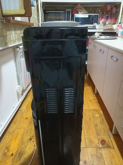 Кулер для воды. .