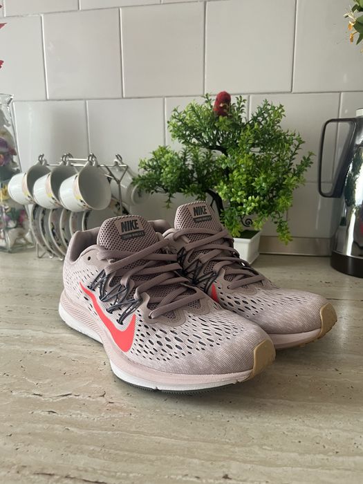Nike Air Zoom Winflo 5