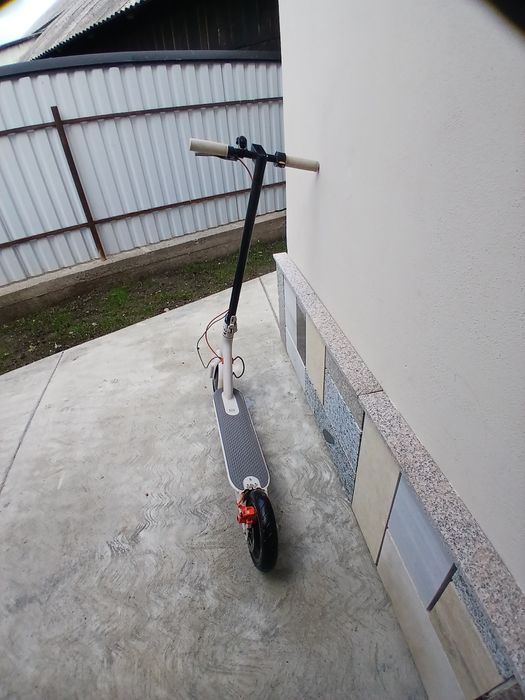 Xiaomi Mi Electric Scooter 3 – Stare Mecanică Impecabilă