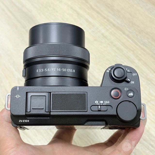 Sony ZV-E10 4K 16-50mm video kamera sotiladi Sony mobilograflar uchun