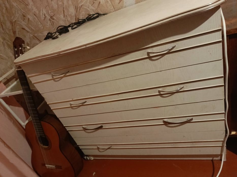 Старая мебель даром