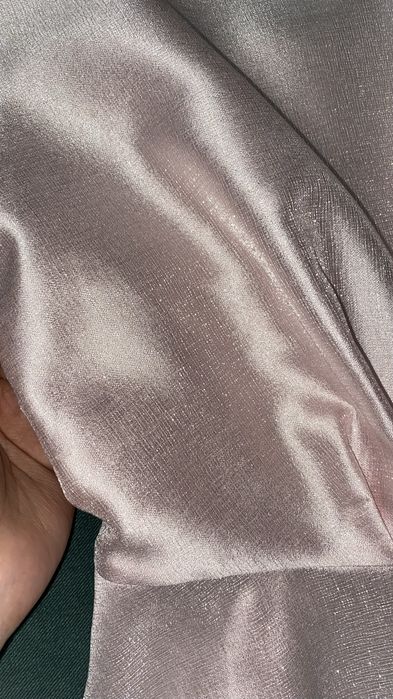 Платье нежно розовое