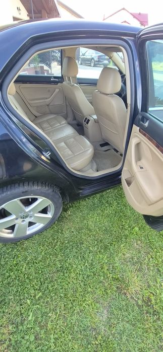 Vw jetta 1.9 TDI 2008 proprietar de 10 ani nu este PASSAT B6