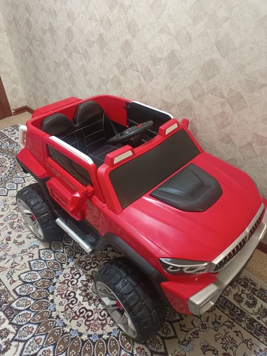 Машина детская , в отличном состоянии